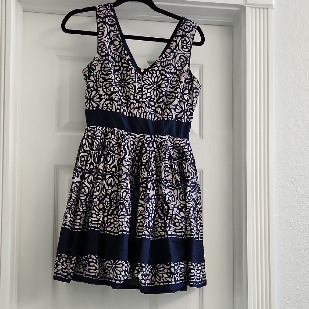 Chic Navy and White Floral Mini Dress